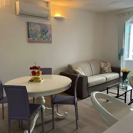 Cuggia's House ألغيرو